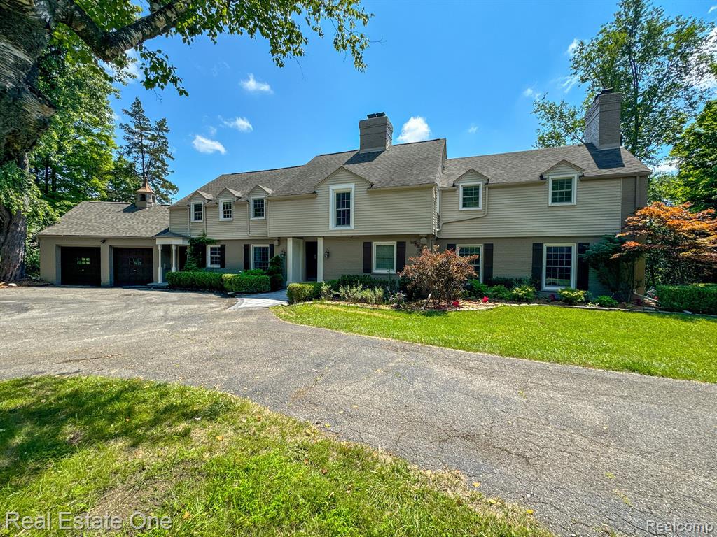 30600 Lahser Road Beverly Hills, MI 48025 - Photo 1 of 59