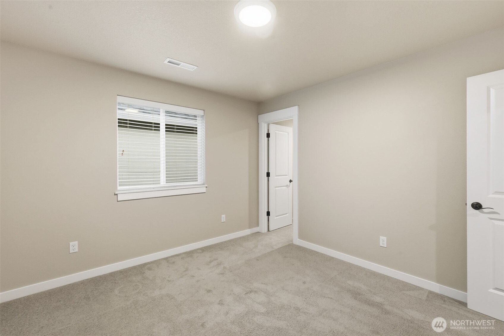 7110 South 13th Street Ridgefield, WA 98642 - Photo 20 of 28 an empty room with windows
