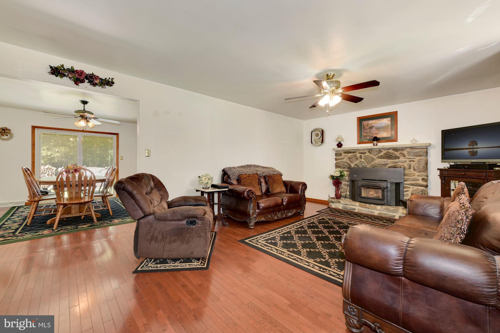 433 Porchtown Road Elmer, NJ 08318 - Photo 6 of 30 Living Room open to Dining