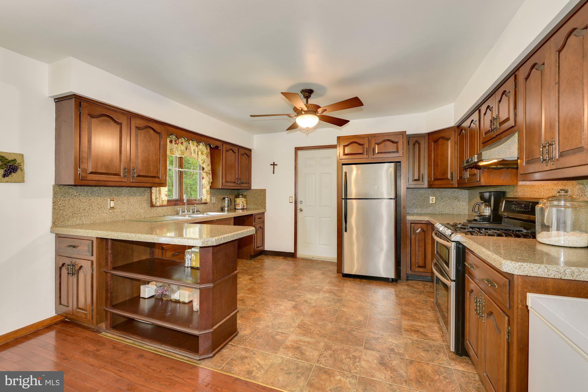 433 Porchtown Road Elmer, NJ 08318 - Photo 7 of 30 Large Kitchen