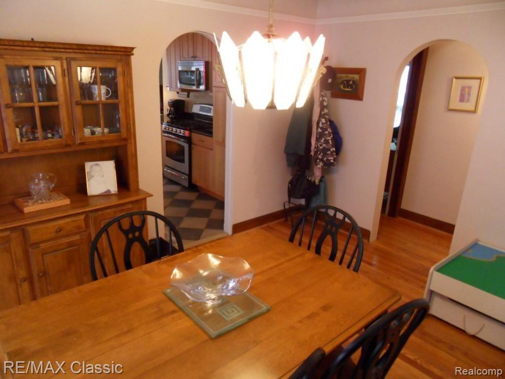 232 Woodside Road Royal Oak, MI 48073 - Photo 18 of 90 SDC15305.jpg
