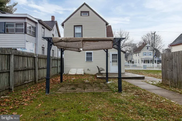 a house view with a outdoor space