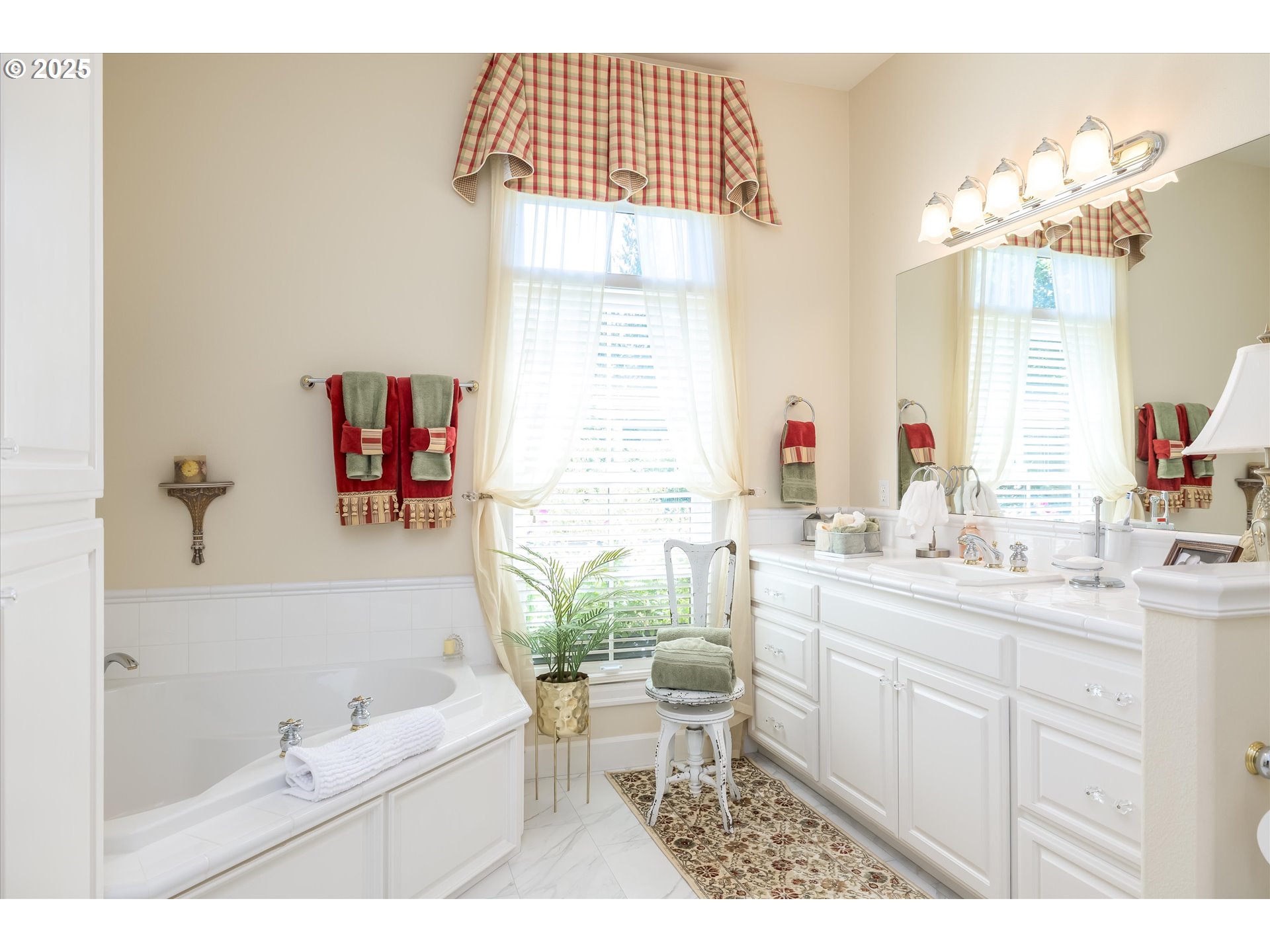 35853 Tennessee Road Southeast Albany, OR 97322 - Photo 25 of 48 Bathroom
