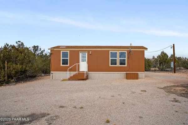 $155,000 | 25815 Fort Rock Road, Seligman, AZ 86337