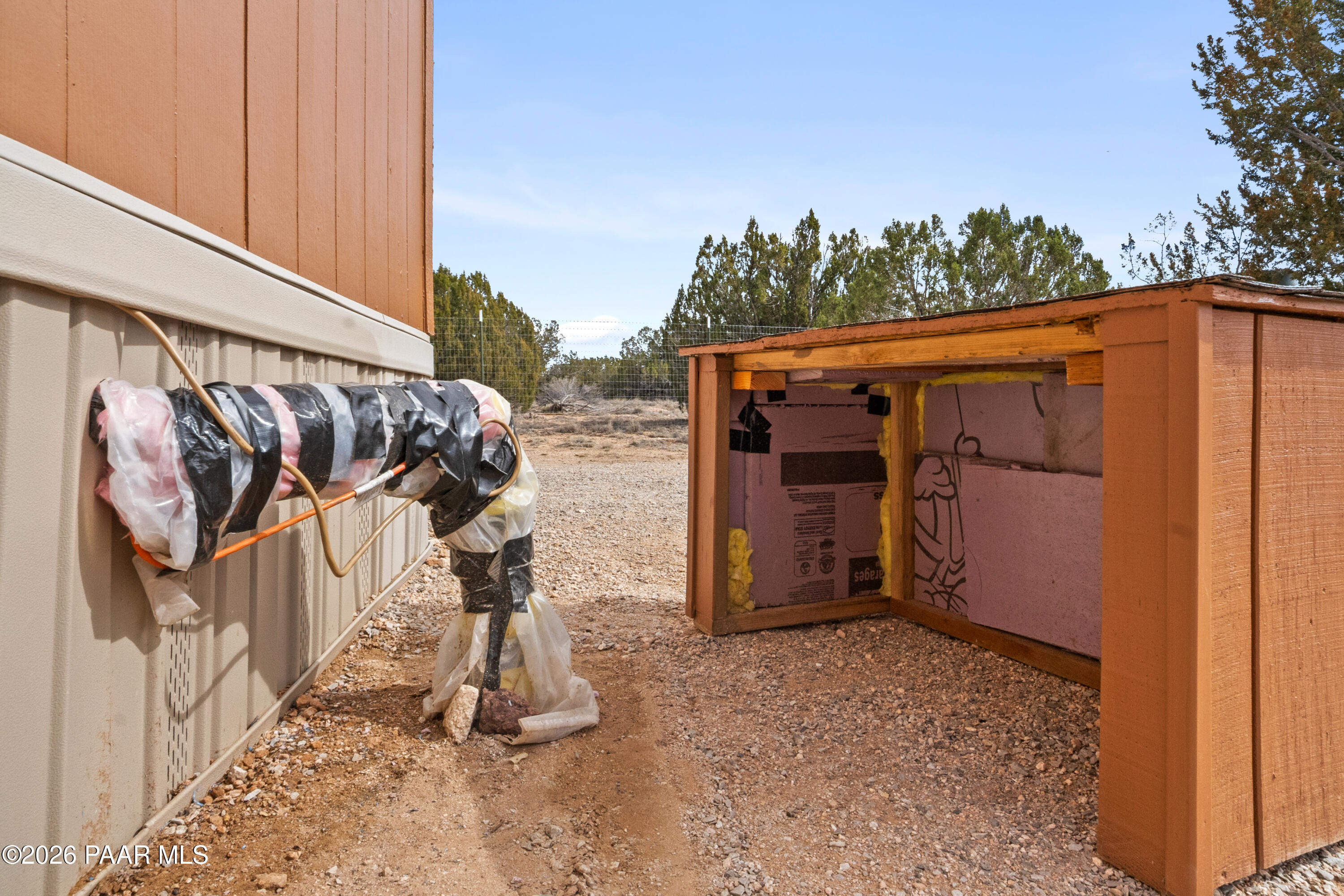 25815 Fort Rock Road Seligman, AZ 86337 - Photo 17 of 30 a view of a garage