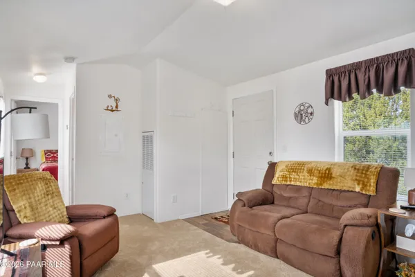 $155,000 | 25815 Fort Rock Road, Seligman, AZ 86337