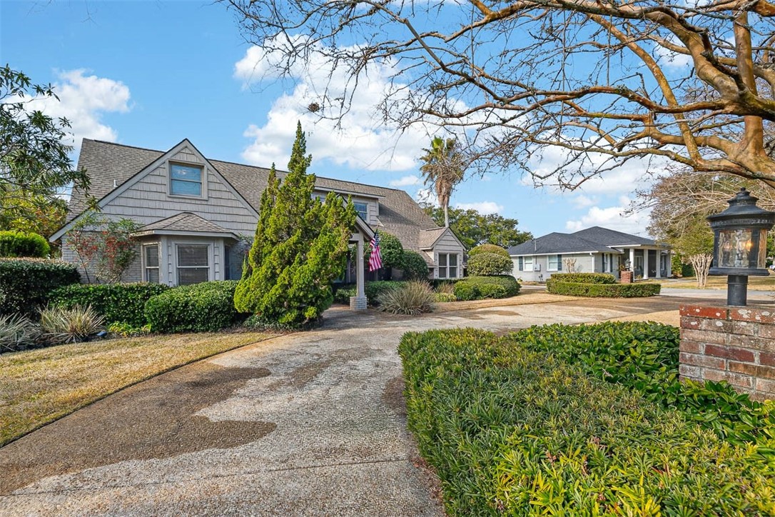 4118 Riverside Drive Brunswick, GA 31520 - Photo 3 of 69