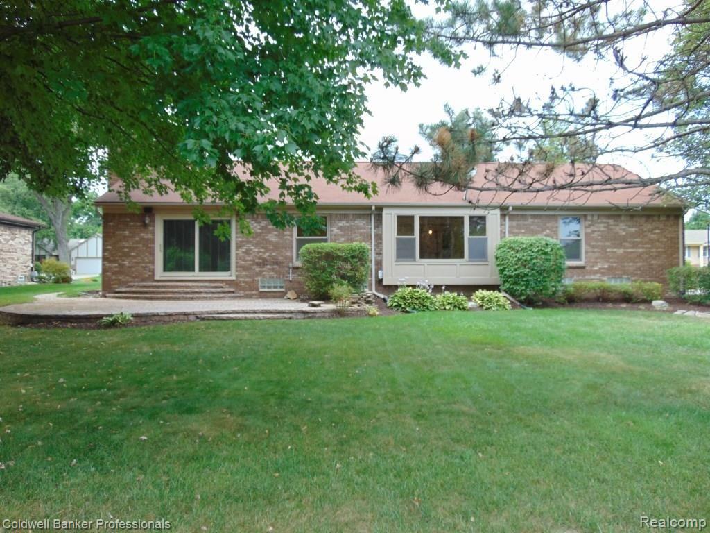 21237 Parklane Road Farmington Hills, MI 48335 - Photo 38 of 56