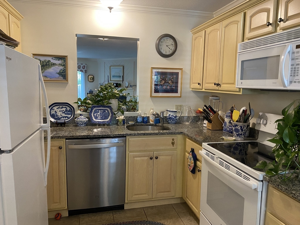 22 Denmark Lane, Unit 22 Needham, MA 02492 - Photo 7 of 23 Gallery Image 7