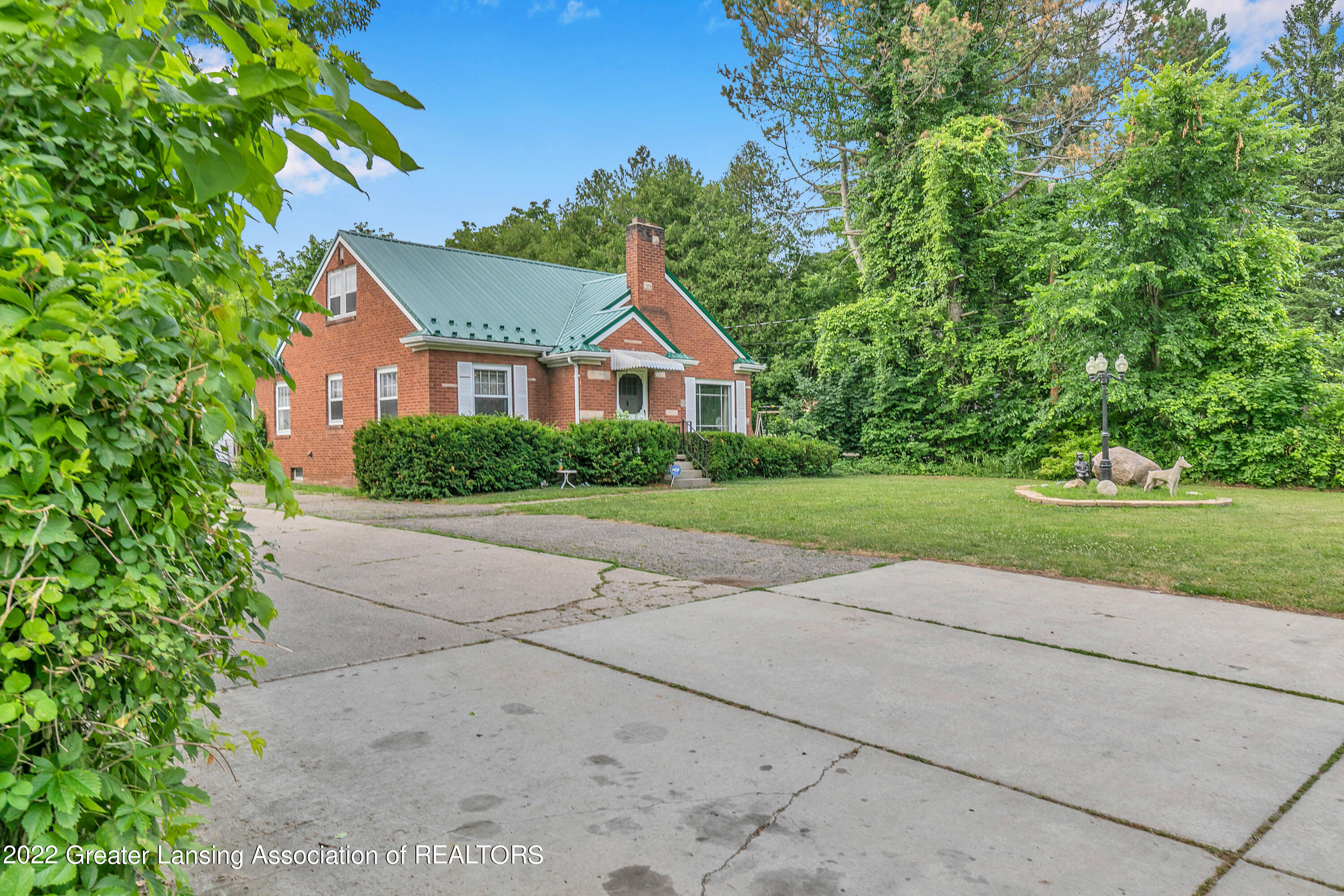 211 East Sheridan Road Lansing, MI 48906 - Photo 4 of 54 9I3A4866