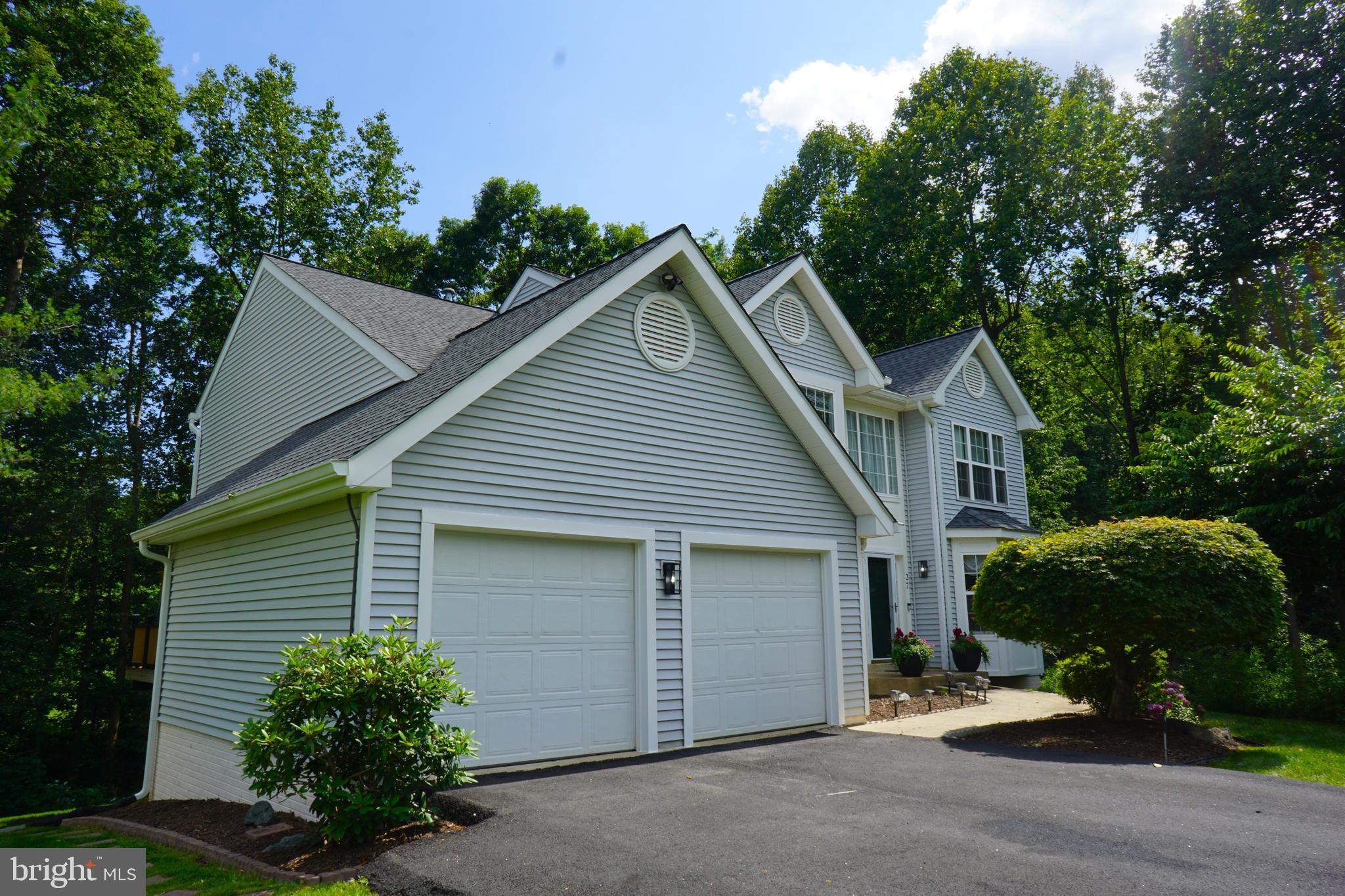 27 Appling Road Stafford, VA 22554 - Photo 3 of 79 2 car garage