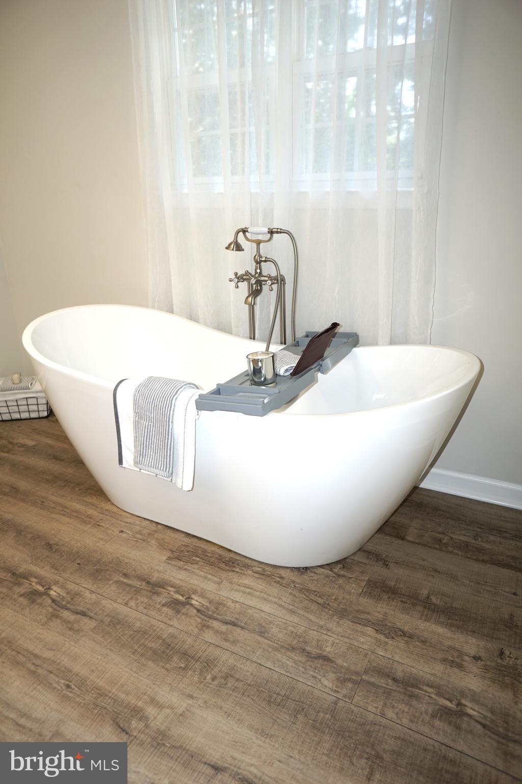 27 Appling Road Stafford, VA 22554 - Photo 49 of 79 Soaking tub in Primary