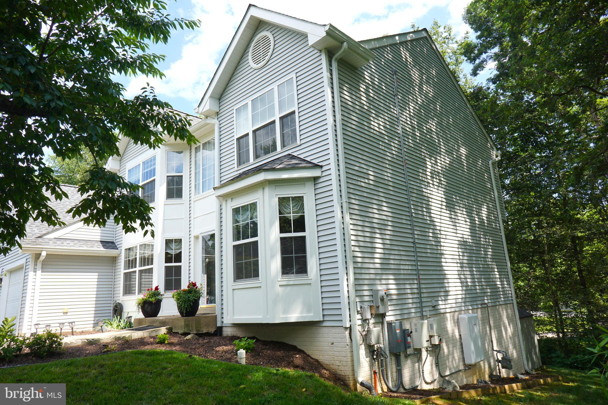 27 Appling Road Stafford, VA 22554 - Photo 5 of 79 Side view with fully paid solar system for buyer!