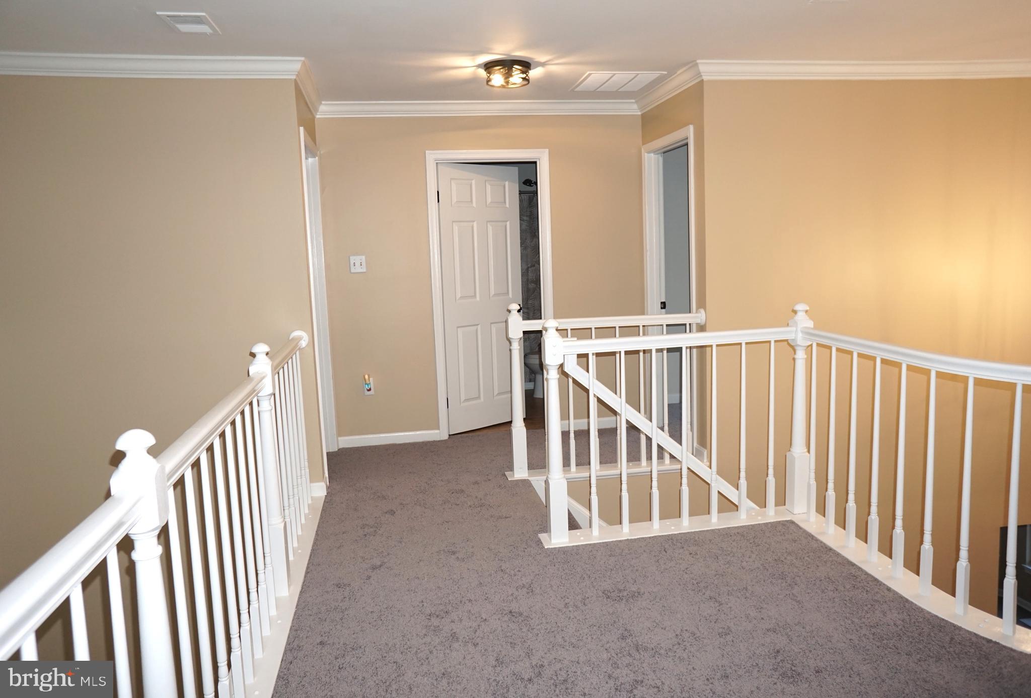 27 Appling Road Stafford, VA 22554 - Photo 58 of 79 Upper level landing