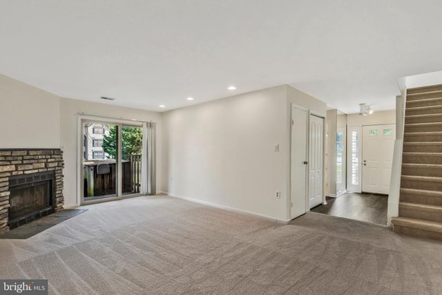 $320,000 | 7554 Belle Grae Drive, Manassas, VA 20109