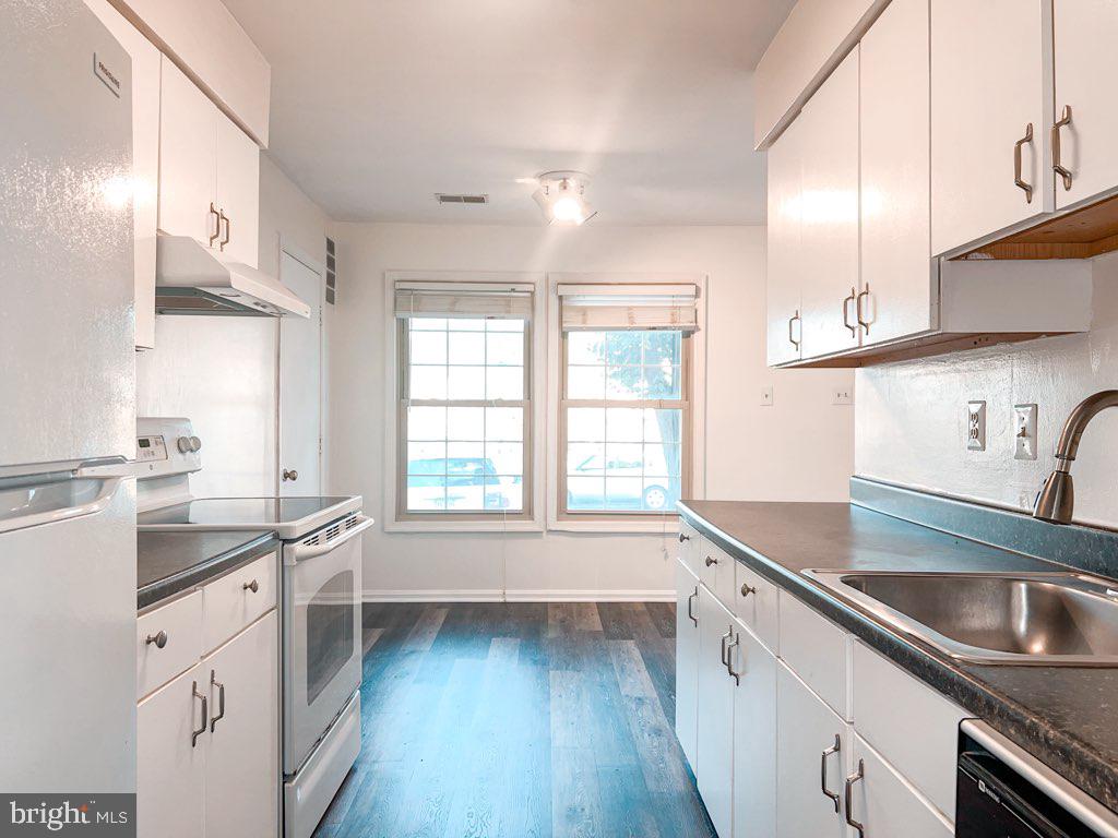 7554 Belle Grae Drive Manassas, VA 20109 - Photo 7 of 24 Kitchen