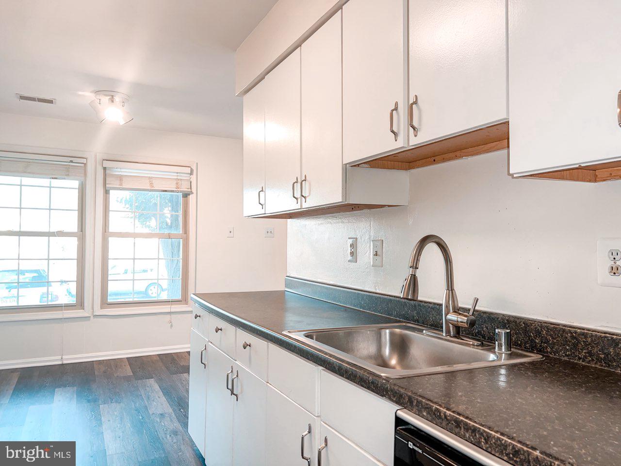 7554 Belle Grae Drive Manassas, VA 20109 - Photo 8 of 24 Kitchen