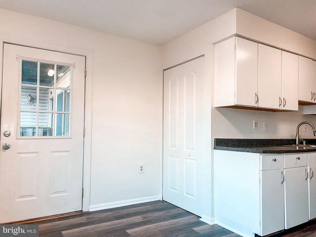 $320,000 | 7554 Belle Grae Drive, Manassas, VA 20109