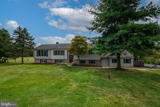 $459,000 | 282 Ernst Road, Mohrsville, PA 19541