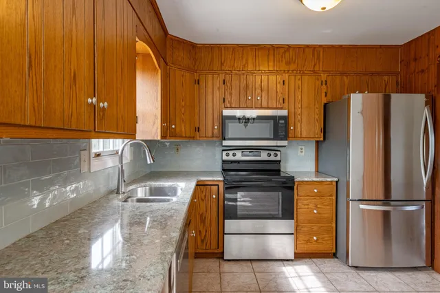 $459,000 | 282 Ernst Road, Mohrsville, PA 19541