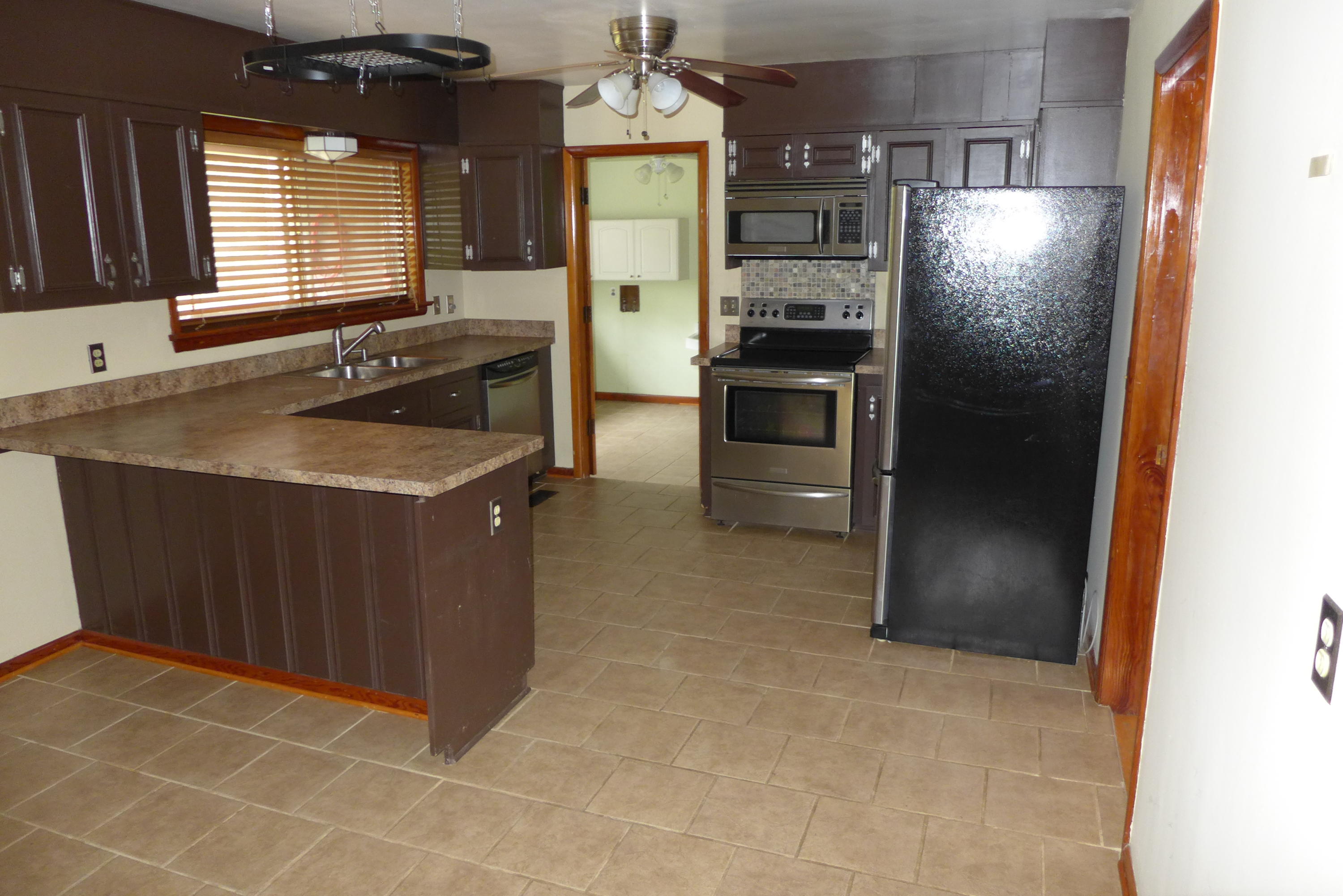 5004 Delashmitt Road Hixson, TN 37343 - Photo 4 of 18 Kitchen1