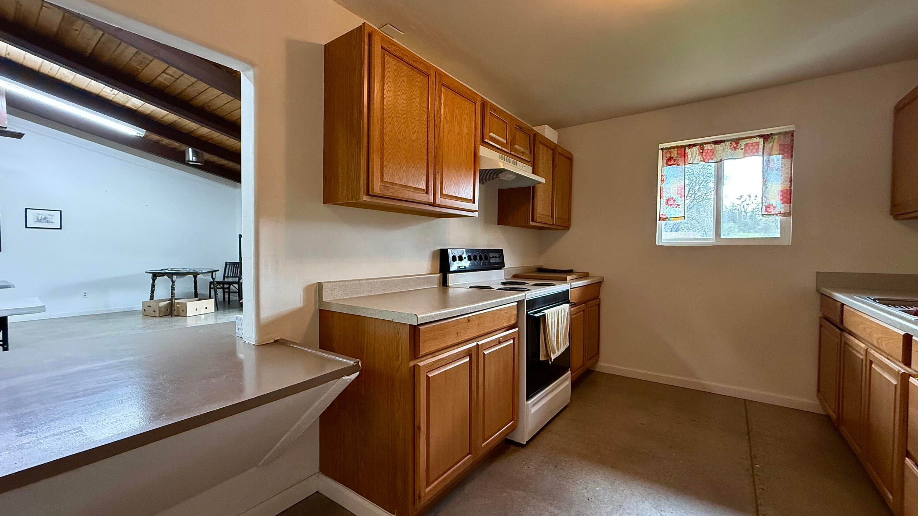 8401 Old Stage Road, Unit 13 Central Point, OR 97502 - Photo 59 of 63 Kitchen in Clubhouse