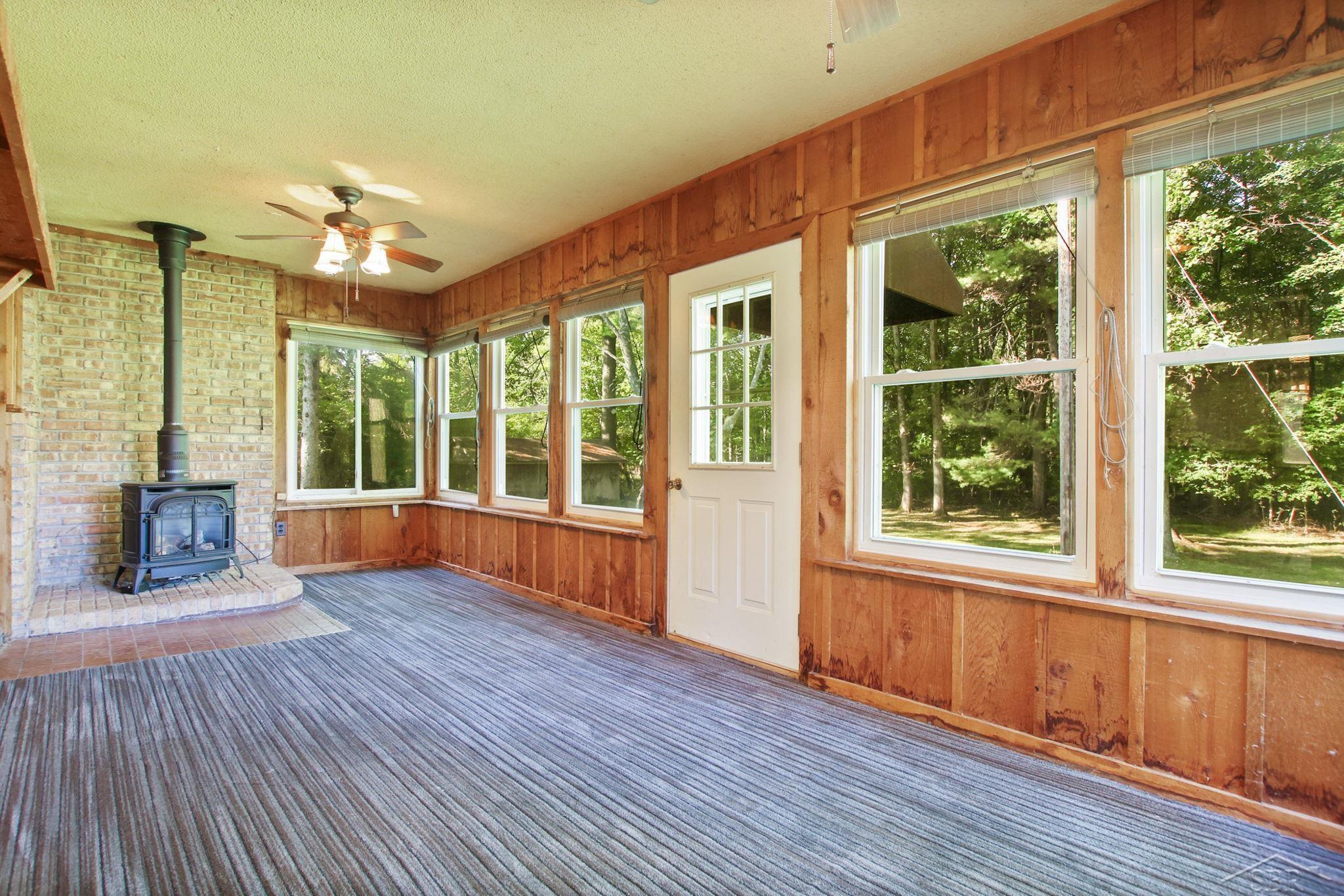 4105 North River Road Freeland, MI 48623 - Photo 16 of 36 50122839-15.JPG