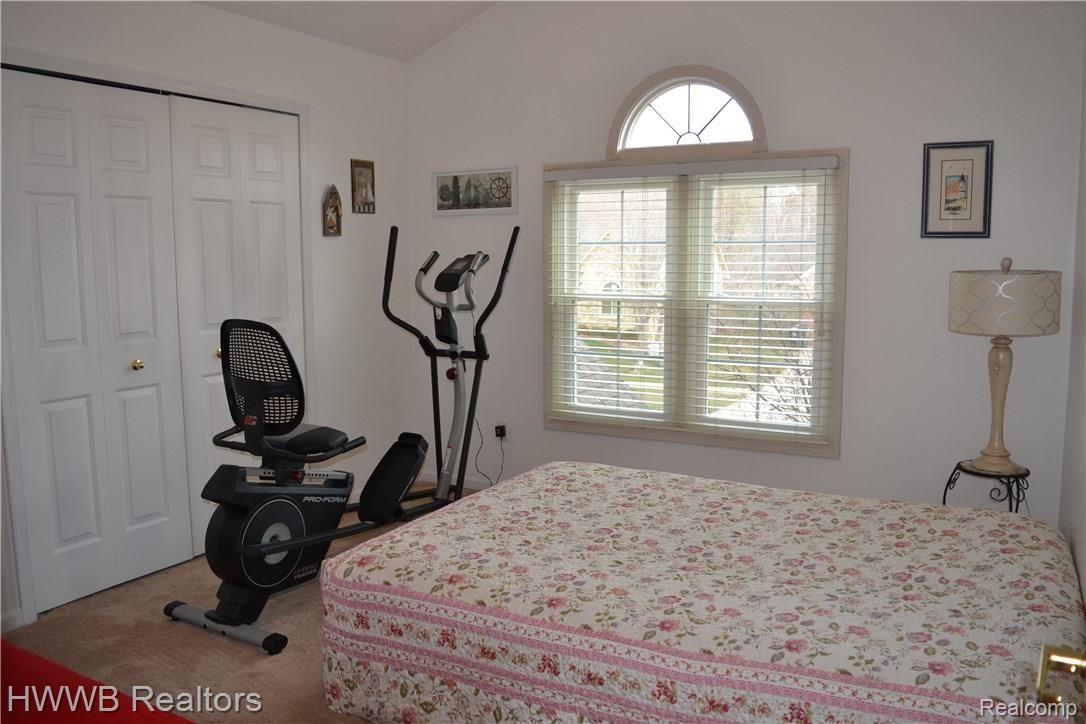 628 Seabrook Drive Rochester, MI 48307 - Photo 19 of 25 19 - Bedroom 2.JPG