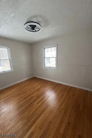 $3,200 | 145 Pine Street, Pompton Lakes, NJ 07442