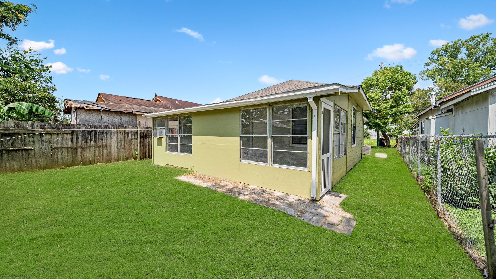 1322 Magnolia Street Baytown, TX 77520 - Photo 5 of 26
