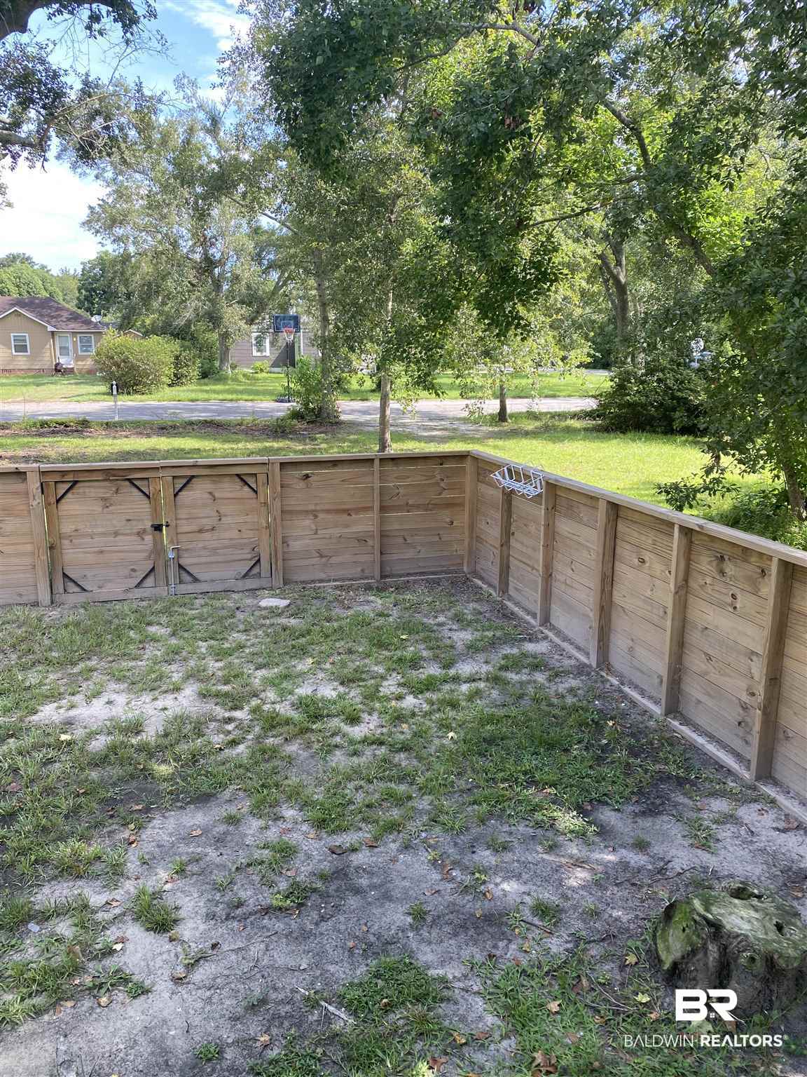 508 East Myrtle Avenue Foley, AL 36535 - Photo 3 of 14 FRONT YARD