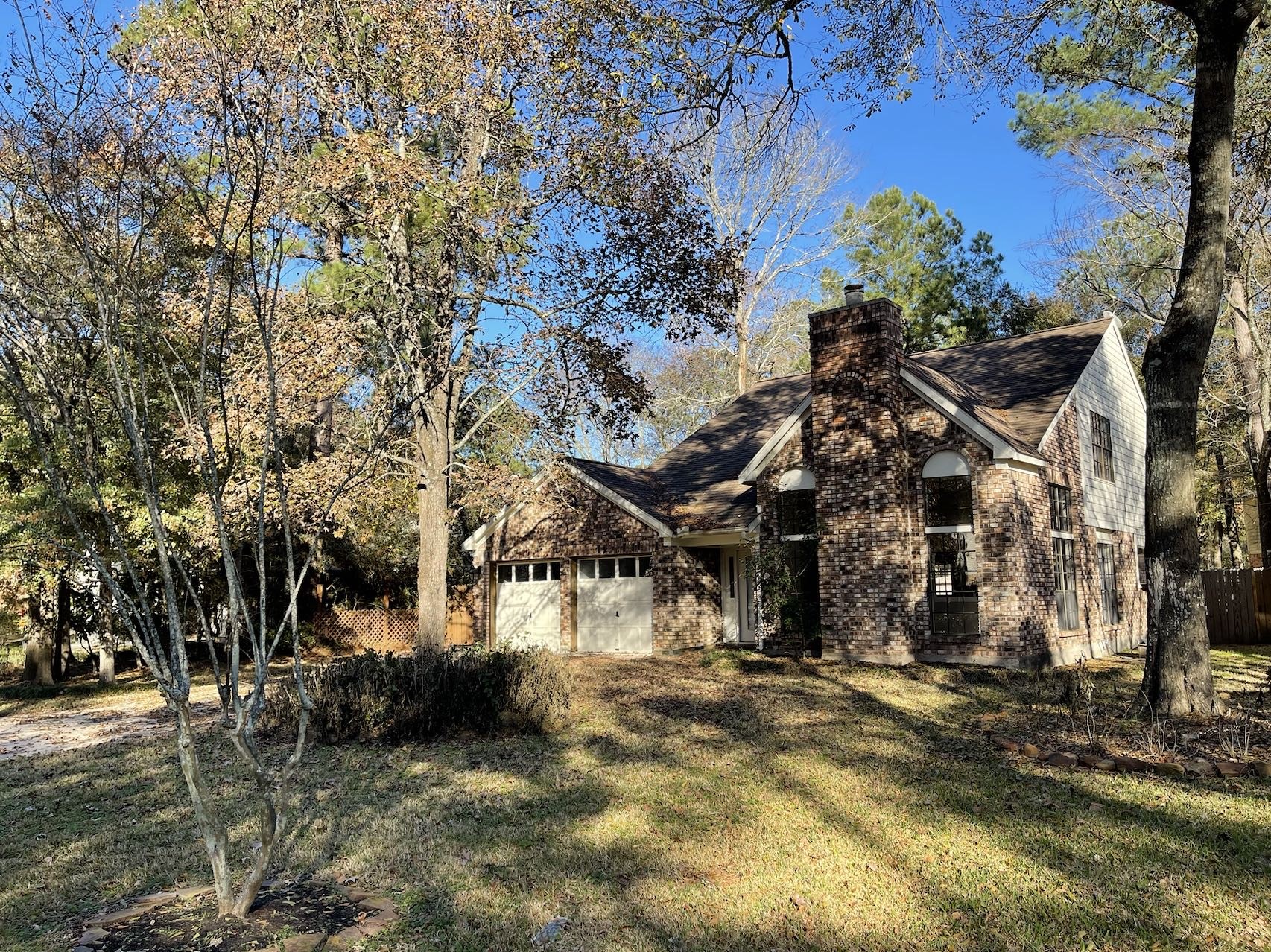 88 West Rainbow Ridge Circle The Woodlands, TX 77381 - Photo 4 of 16 a view of a large yard