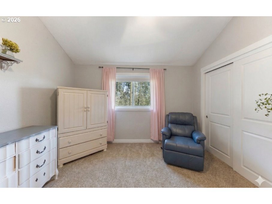 7624 Shady Way Southeast Turner, OR 97392 - Photo 33 of 48 a room with furniture and window