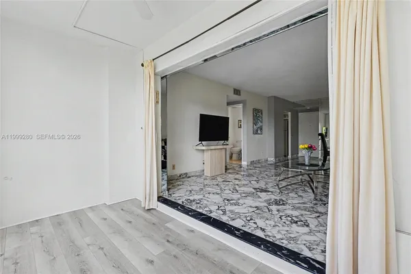 $119,777 | 4330 Hillcrest Drive, Unit 405, Hollywood, FL 33021
