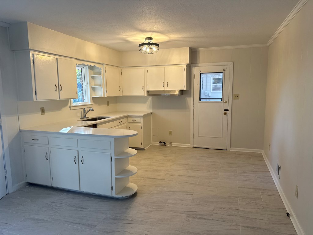 1412 Cloverdale Road Columbus, GA 31904 - Photo 5 of 16 Gallery Image 5