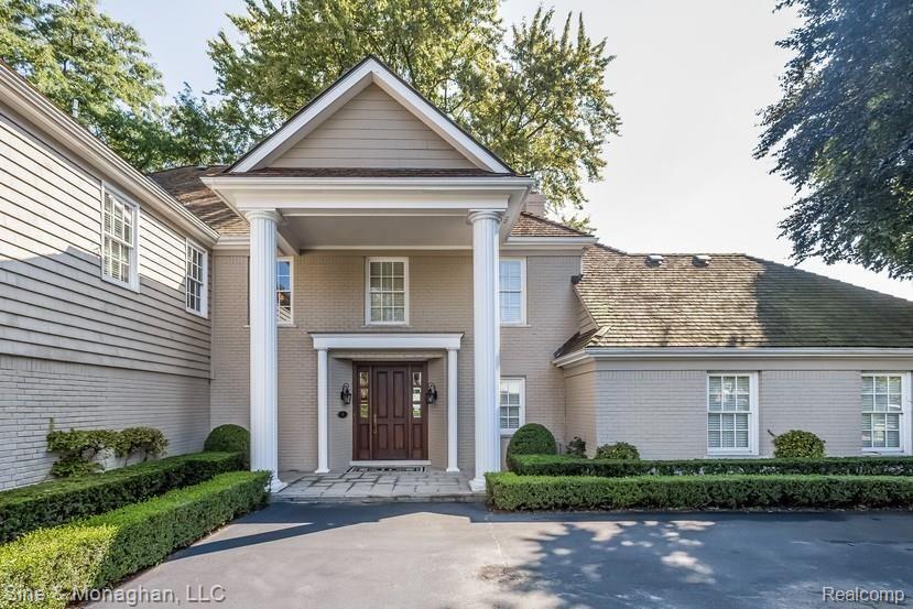 4 Provencal Road Grosse Pointe, MI 48236 - Photo 9 of 83