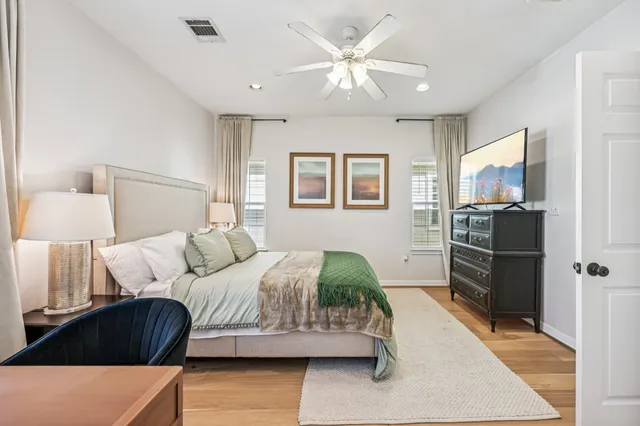 $550,000 | 5736 Petty Street, Houston, TX 77007