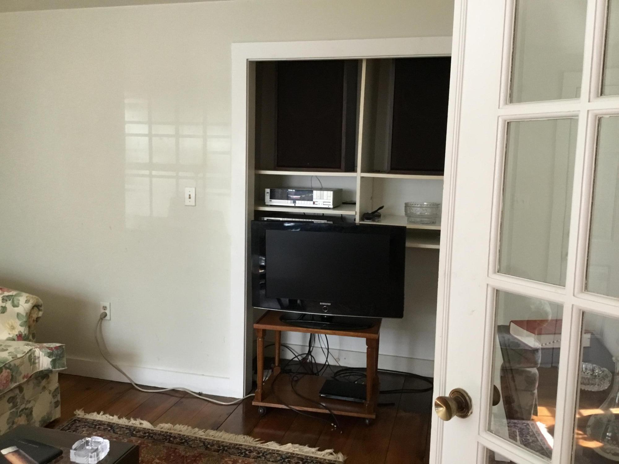 14 Amos Landing Road Mashpee, MA 02649 - Photo 9 of 34 a room with a table and chairs