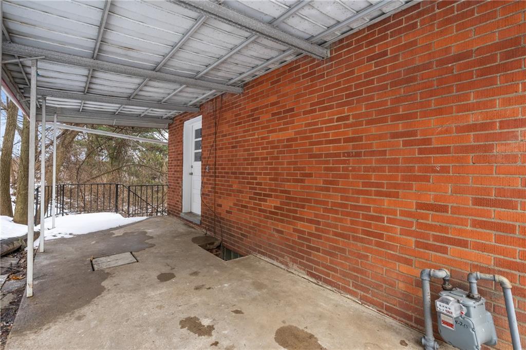 2041 Lindsay Road Pittsburgh, PA 15221 - Photo 21 of 24