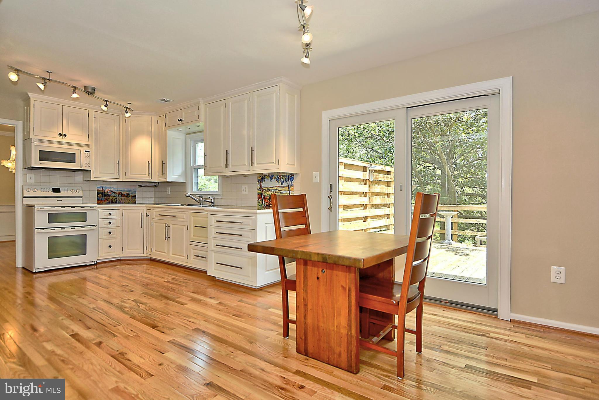 1351 Shallow Ford Road Herndon, VA 20170 - Photo 5 of 27 Kitchen