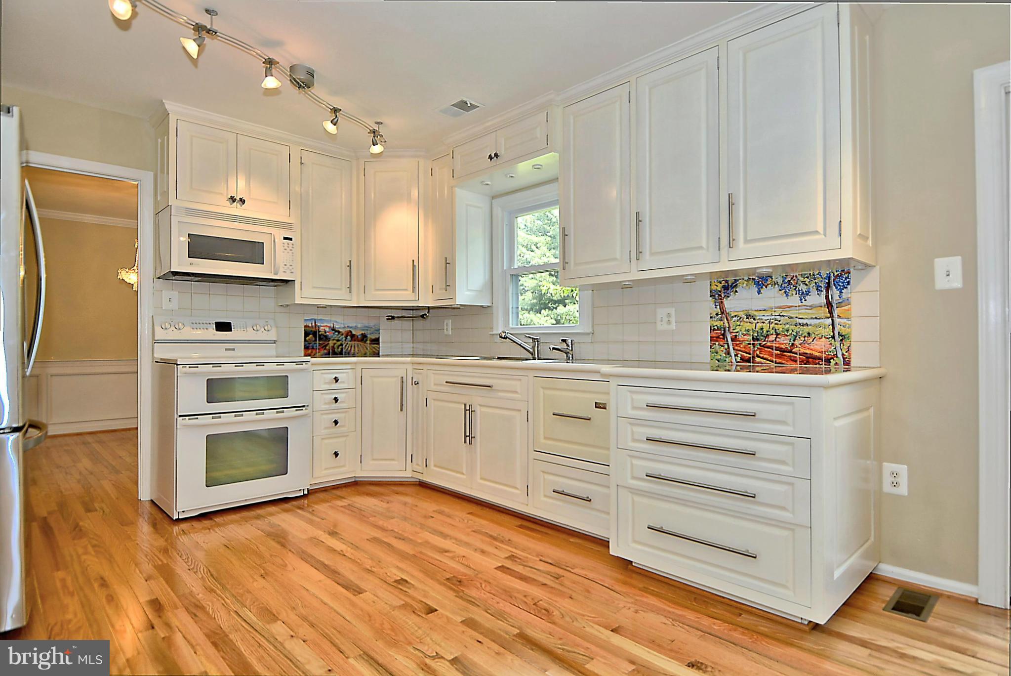 1351 Shallow Ford Road Herndon, VA 20170 - Photo 7 of 27 Kitchen