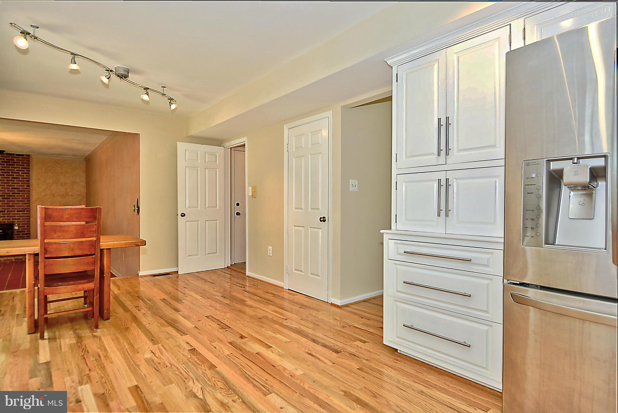 1351 Shallow Ford Road Herndon, VA 20170 - Photo 8 of 27 Kitchen