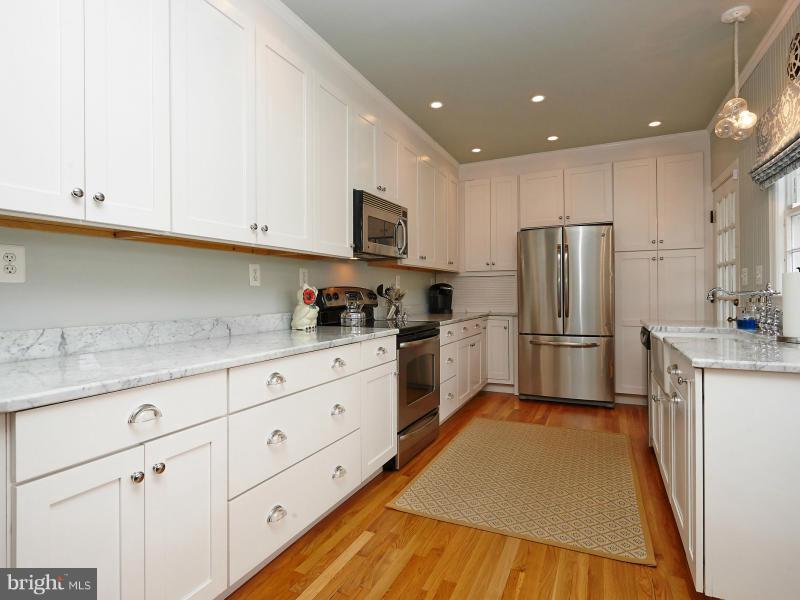 1812 Myrtle Road Silver Spring, MD 20902 - Photo 11 of 30 Kitchen