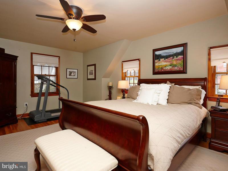 1812 Myrtle Road Silver Spring, MD 20902 - Photo 16 of 30 Bedroom (Master)