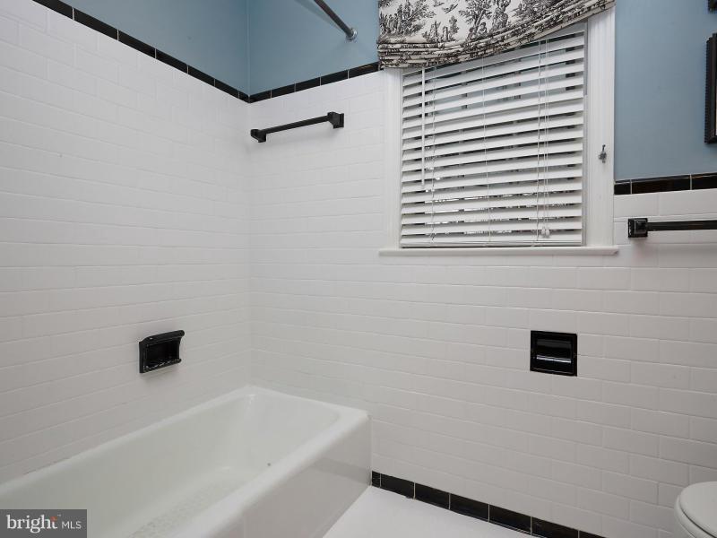 1812 Myrtle Road Silver Spring, MD 20902 - Photo 20 of 30 Bath