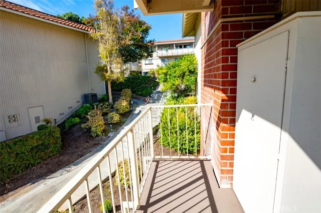 $311,000 | 2184 D Via Mariposa East, Unit D, Laguna Woods, CA 92637