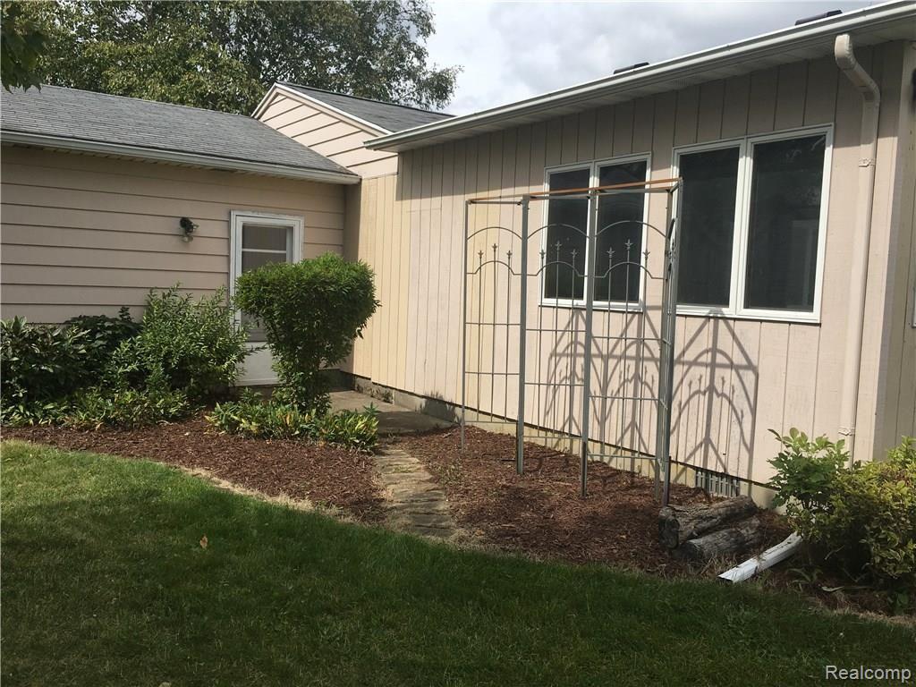 12355 Jennings Road Linden, MI 48451 - Photo 20 of 24