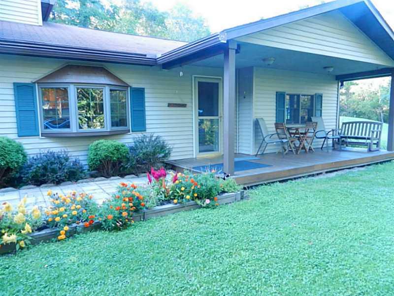 548 A Service Creek Road Aliquippa, PA 15001 - Photo 2 of 23 Patio/Deck.