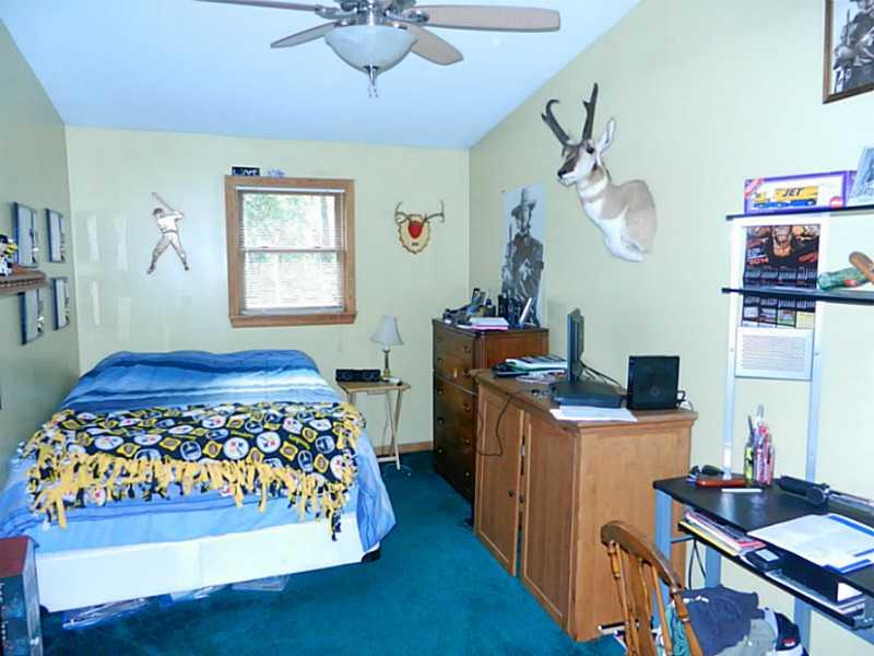 548 A Service Creek Road Aliquippa, PA 15001 - Photo 13 of 23 Bedroom.