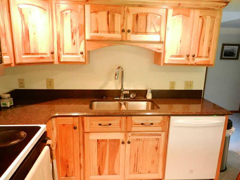 548 A Service Creek Road Aliquippa, PA 15001 - Photo 6 of 23 Kitchen.
